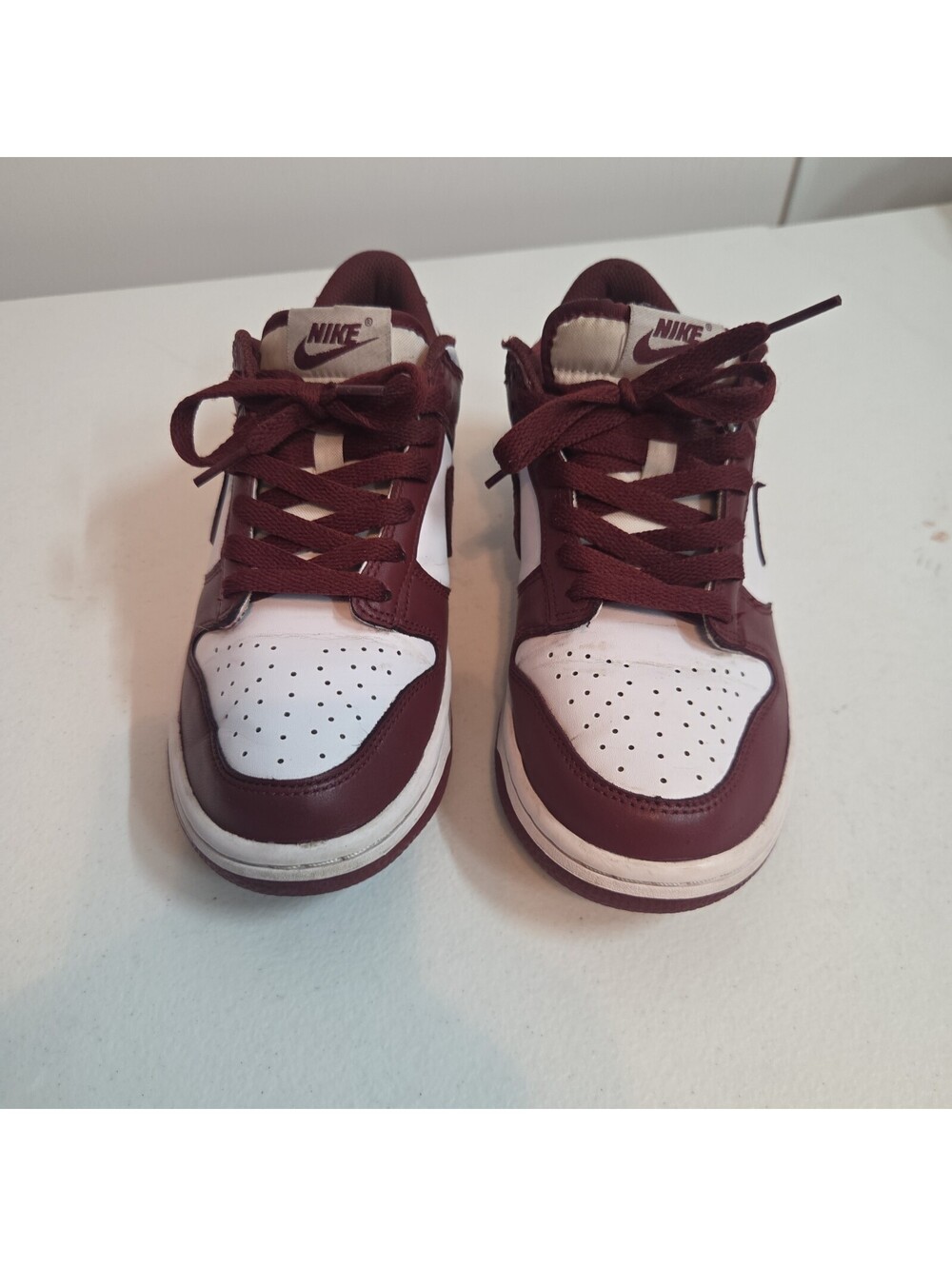 youth burgundy and white Nike dunk lows size 6Y